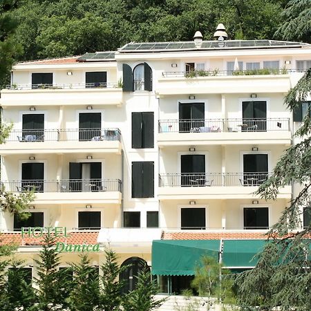 Hotel Danica Petrovac Екстер'єр фото