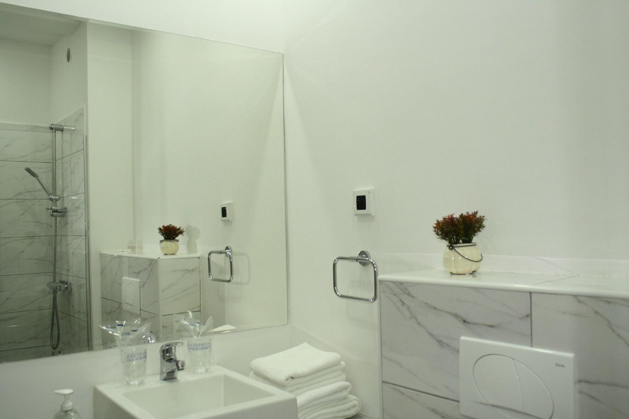 Hotel Danica Petrovac Екстер'єр фото