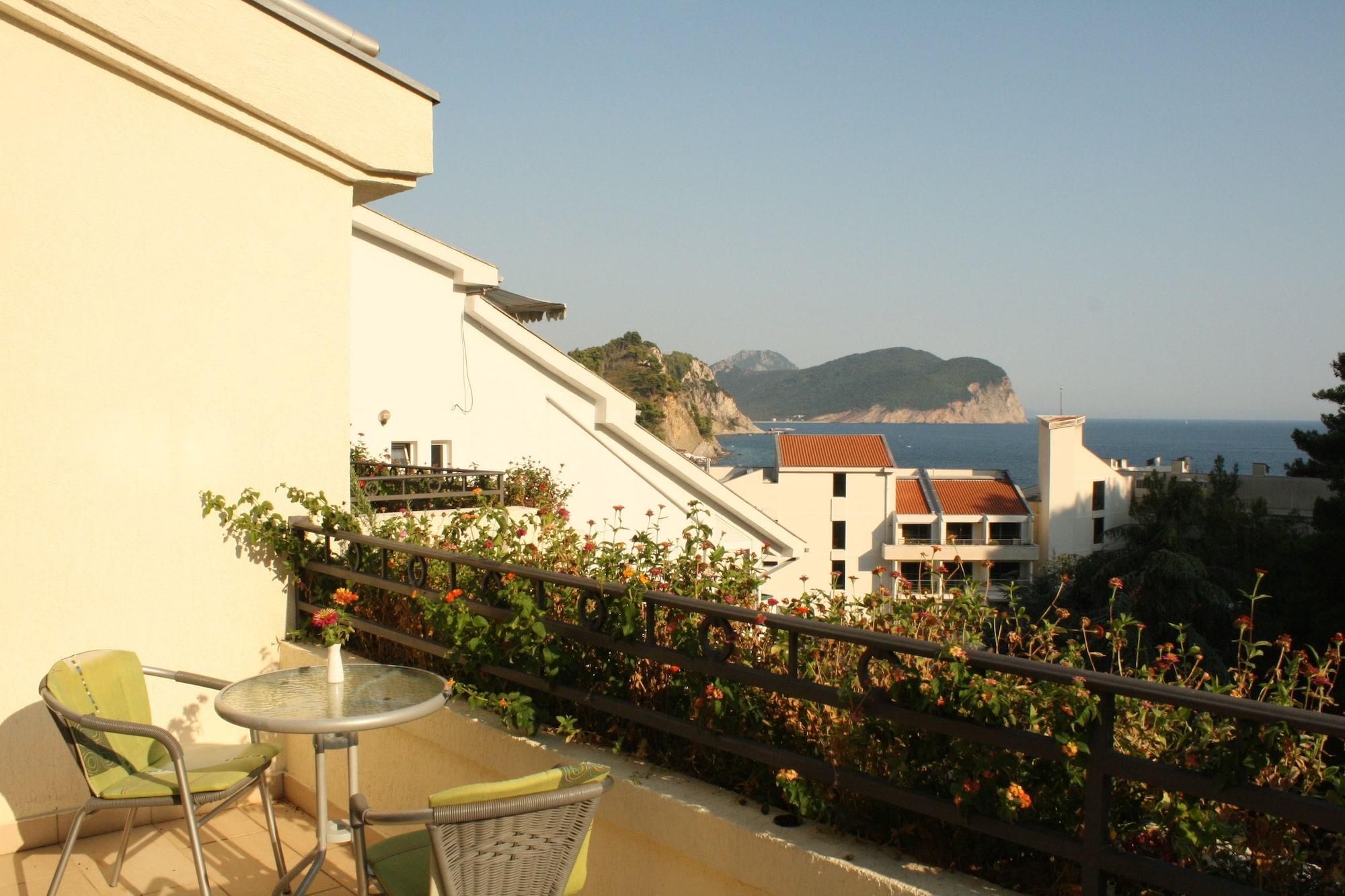 Hotel Danica Petrovac Екстер'єр фото