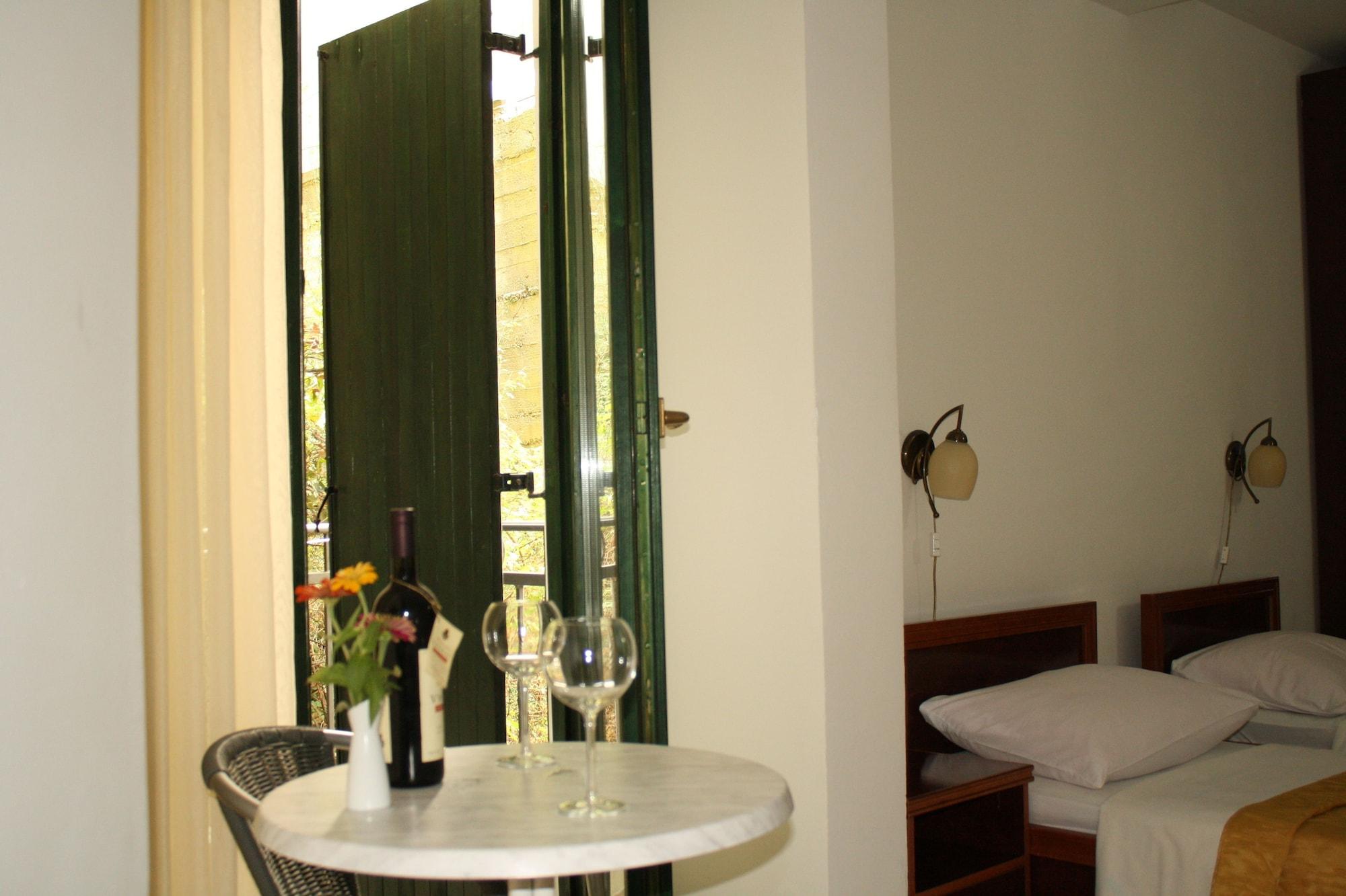 Hotel Danica Petrovac Екстер'єр фото