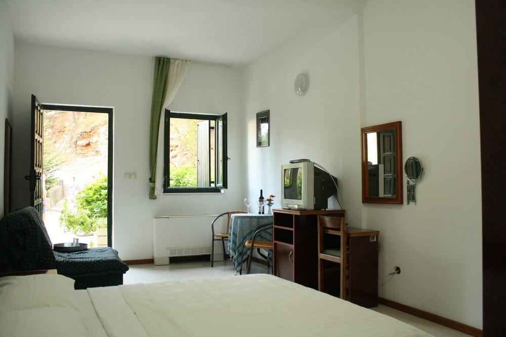 Hotel Danica Petrovac Екстер'єр фото