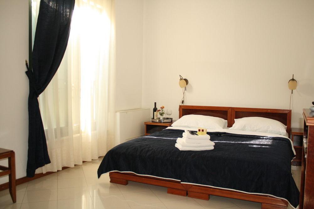 Hotel Danica Petrovac Екстер'єр фото