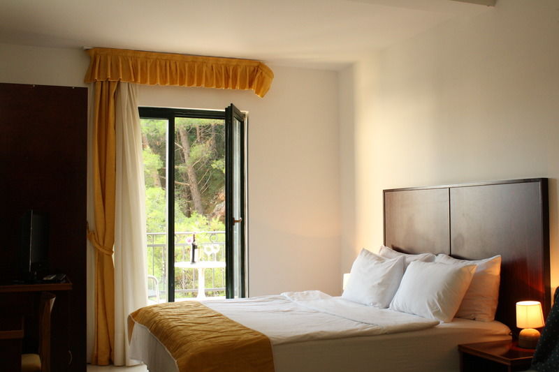 Hotel Danica Petrovac Екстер'єр фото
